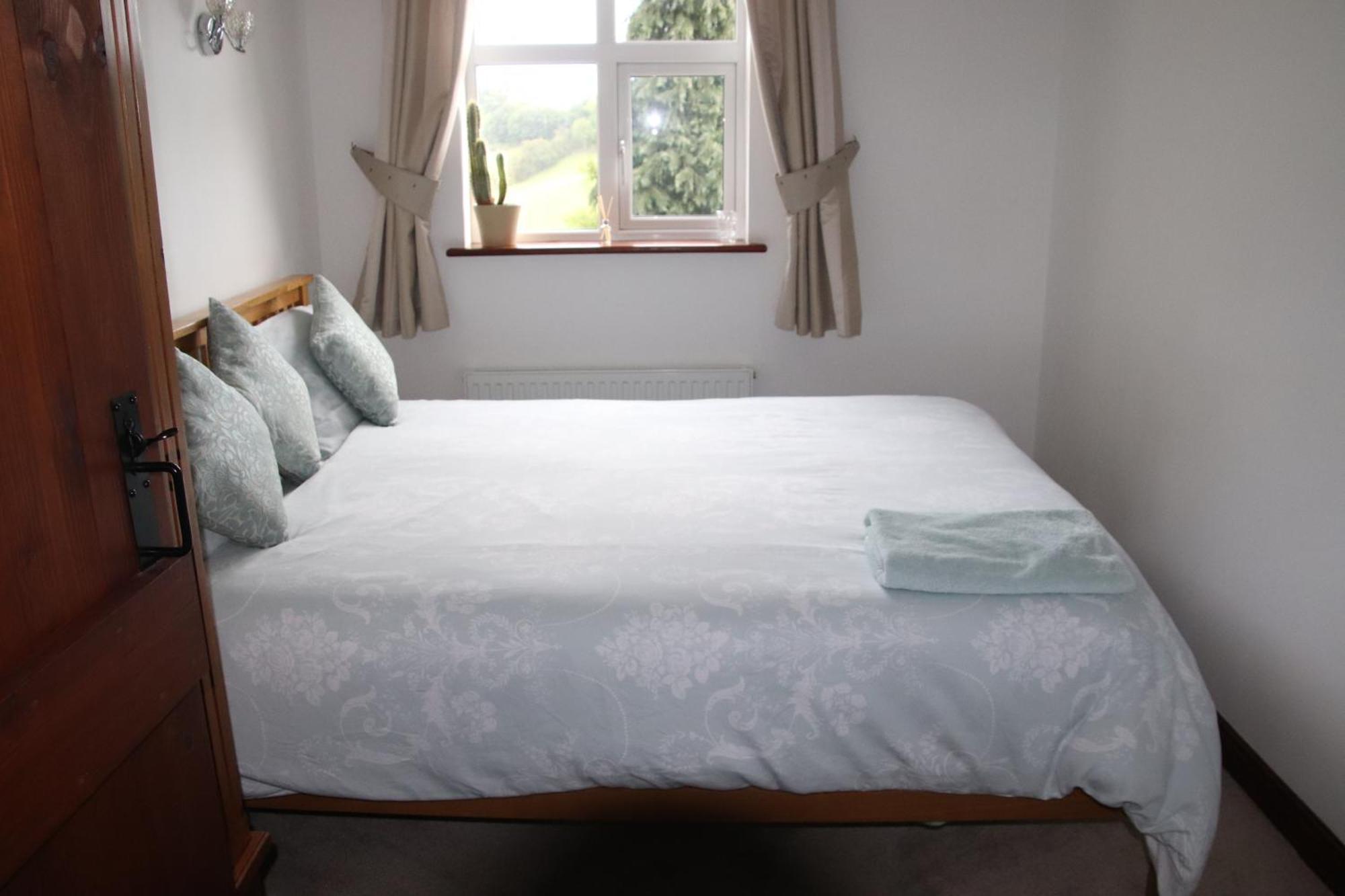 Garn Lodge Newtown  Eksteriør bilde